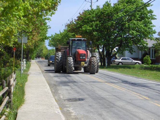 Italian depistat conducand un tractor neinmatriculat