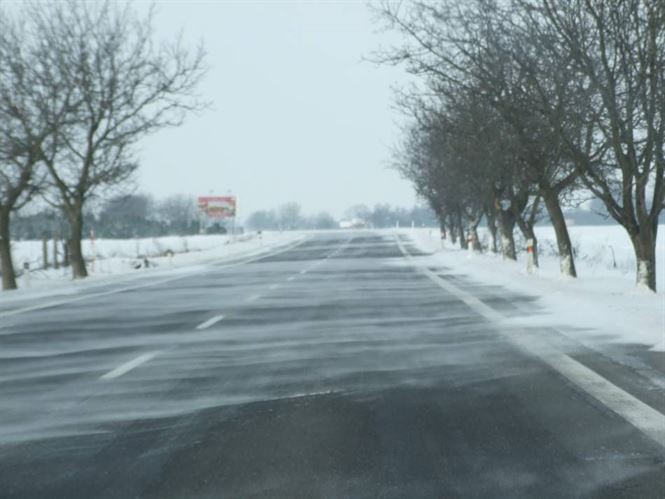 Judetul Braila blocat din toate partile de zapada viscolita. Peste 5 mii de consumatori fara energie electrica