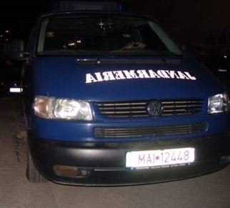 La miez de noapte, depistat de jandarmi cu un spray iritant-lacrimogen asupra sa