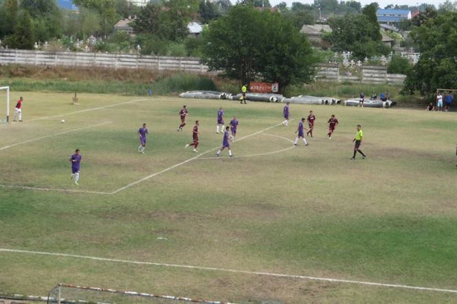 Ligile inferioare de fotbal s-au reluat cu trei restante si o etapa in seria I