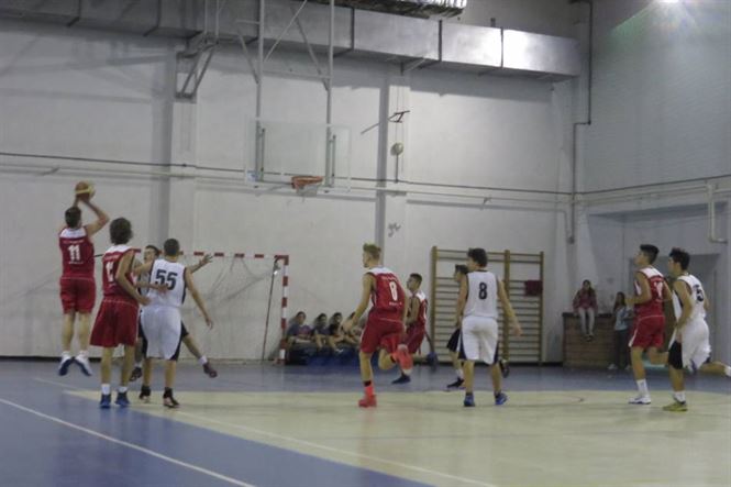 Meci echilibrat intre juniorii de la Slam si Cuza Sport Braila