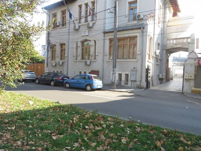 Ministerul educatiei i-a acceptat demisia lui Danielescu si a delegat-o interimar pe Elena Anton