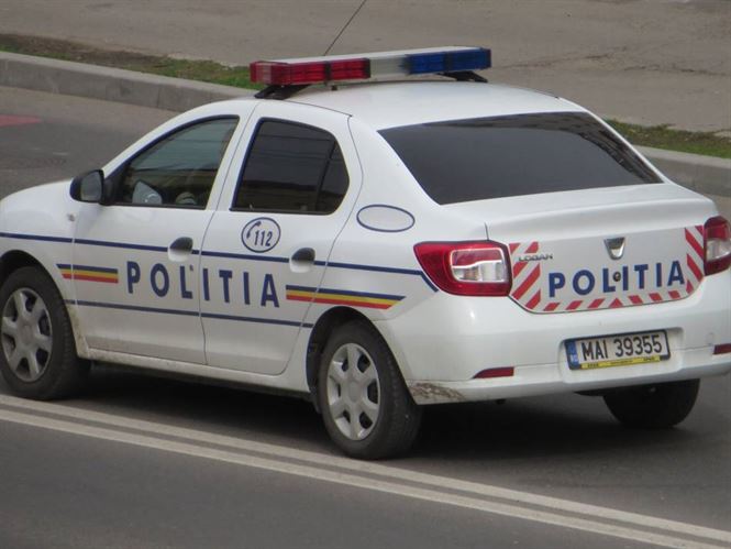 O femeie de 41 de ani i-a furat portofelul din buzunar unui brailean