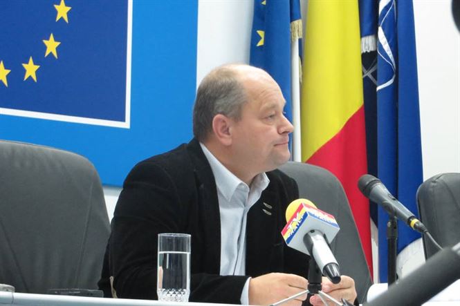 Ovidiu Nechita tot fara atributii