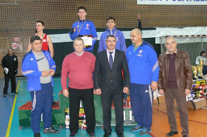 Braileanul Robert Jitaru desemnat cel mai tehnic pugilist de la Centura Moldovei