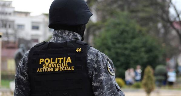 Perchezitii la persoane banuite de inselaciuni prin metoda ”Accidentul”