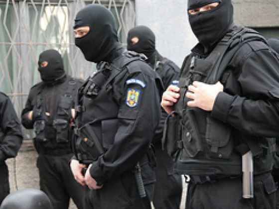 Perchezitii DIICOT la Braila pentru destructurarea unui grup infractional