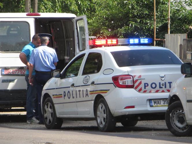 Peste 150 de autovehicule verificate de politisti