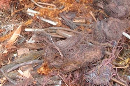 Peste 300 kg deseuri feroase fara documente de provenienta