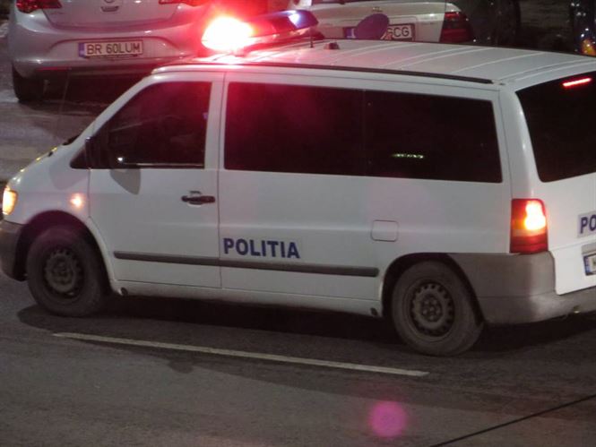Peste 40 de autovehicule oprite in trafic de politisti