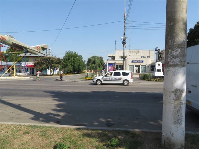 Pieton baut, care traversa neregulamentar, accidentat la Ianca