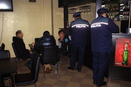 Politistii au actionat vineri in zona unitatilor de invatamant pentru combaterea absenteismului scolar