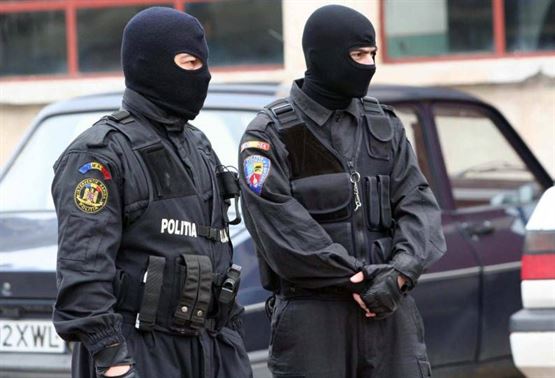 Perchezitii la persoane banuite de evaziune fiscala din Braila