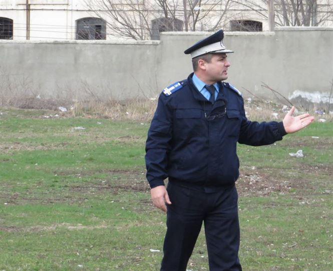 Prins de jandarmi in timp ce pescuia ilegal