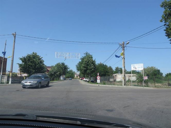 Prinse intr-un taxi dupa ce au jefuit o femeie in piata din Faurei