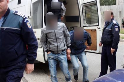 Prinsi de politisti la 9 luni de la comiterea faptei