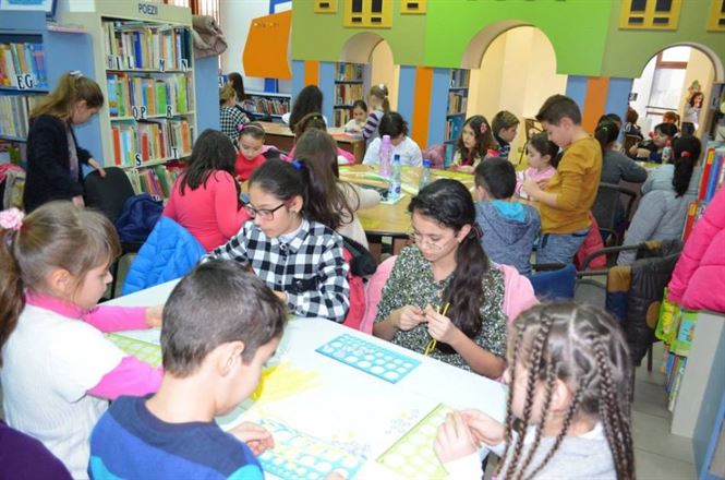 Ateliere și expozitie quilling la Biblioteca Judeteana