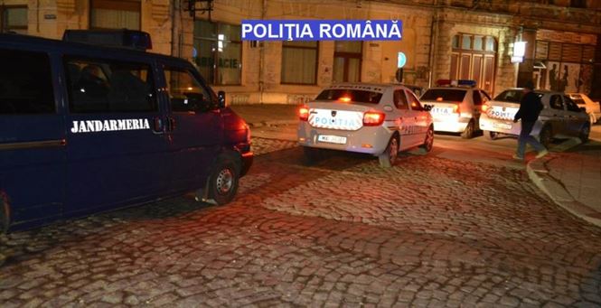 Razii ale politistilor si jandarmilor in discoteci si cafe-baruri