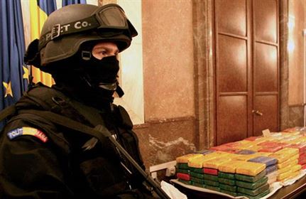 Retea care transporta cocaina ingerata cu ramificatii in Braila
