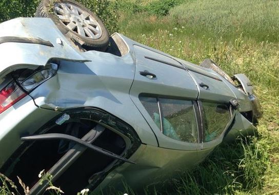 S-a rasturnat cu masina la iesire din Valea Canepii