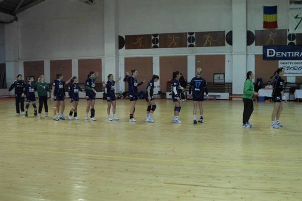 Se decid ultimele doua echipe din Liga Nationala de handbal feminin