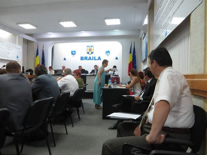Sedinta fierbinte de la prima ora a diminetii la CLM