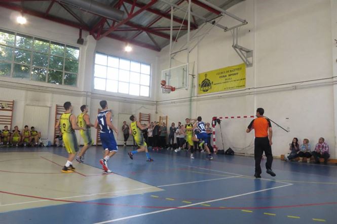 Seniorii de la Cuza Sport s-au speriat de experimentatii jucatori de la Poli Iasi