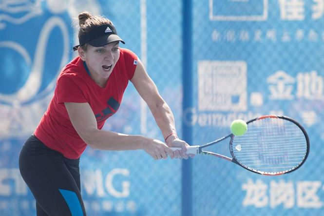 Simona Halep a trecut cu emotii de primul tur la Shenzhen