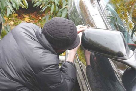 Specializat in furturi din autoturisme