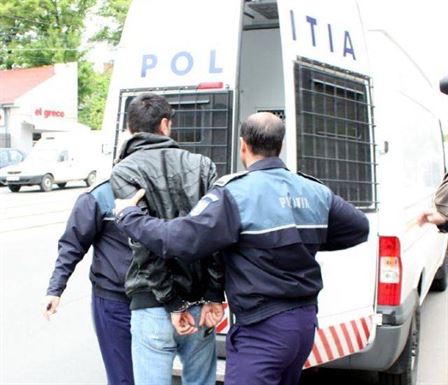 Trei braileni au dat o spargere la o societate comerciala din Buzau
