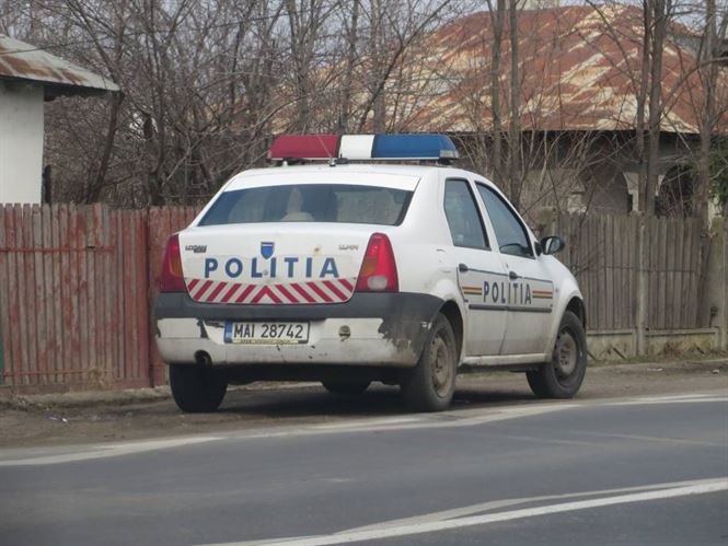 Trei permise retinute de Ziua femeii