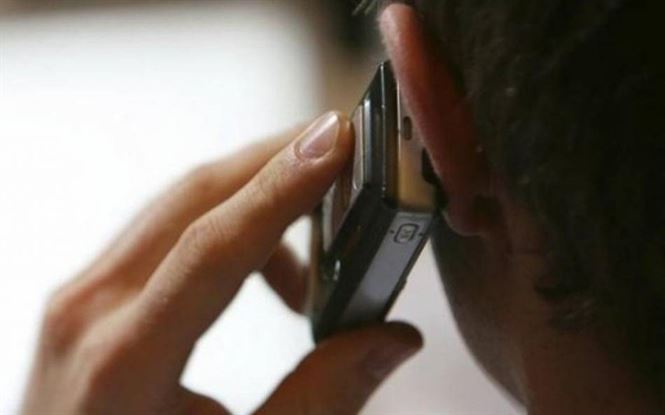 Trei tineri, doi barbati si o femeie, retinuti pentru inselaciune