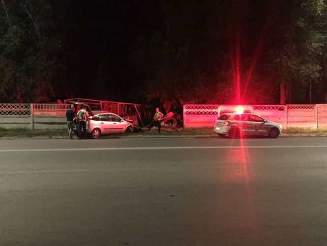 Un brailean baut si fara permis a intrat cu masina intr-un gard in comuna Mircea Voda