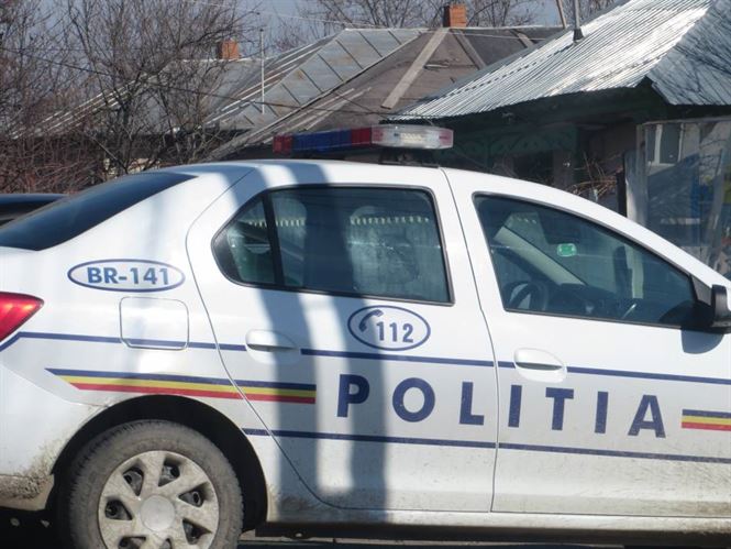 Un sofer baut a intrat cu masina in terasa unui bar din comuna Sutesti
