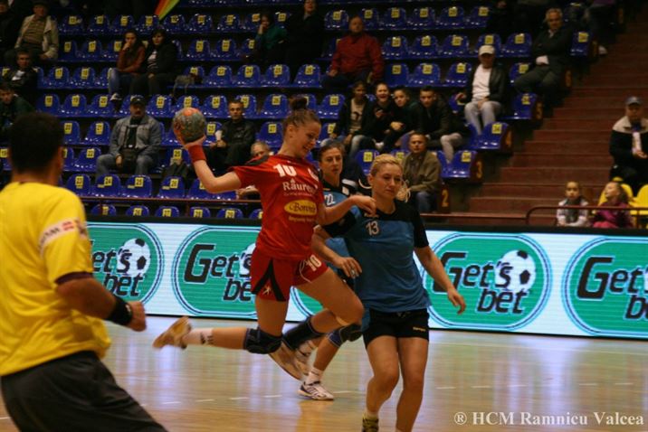 Valcea la prima victorie in acest sezon de handbal feminin