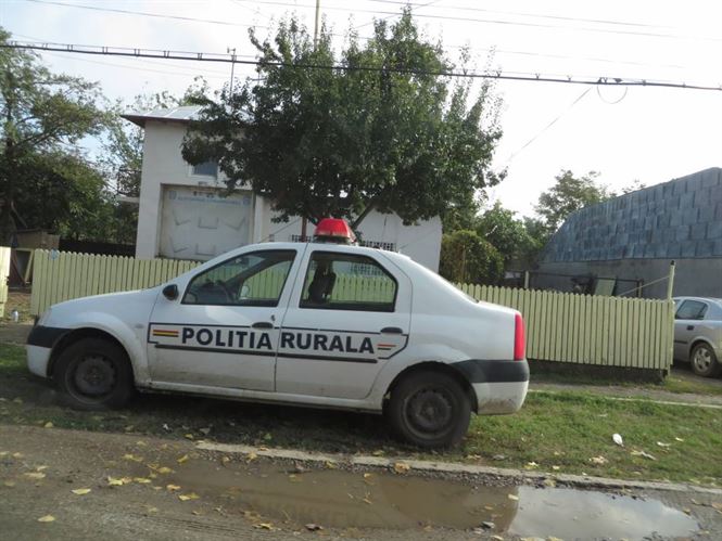 Venit sa vanda mere in judetul Braila, a fost jefuit de trei tineri din Baraganu