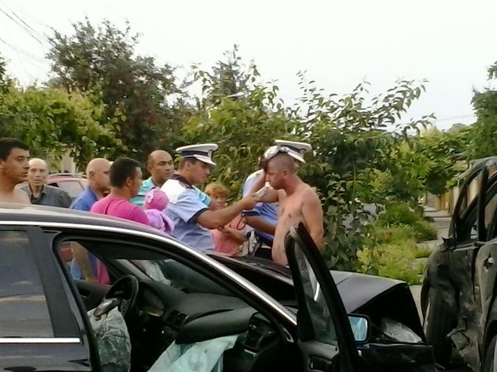 Neacordarea de prioritate poate duce la pierderea vieţii. Grav accident de Rusalii