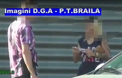 Concubina unui detinut din arestul IPJ Braila a incercat sa mituiasca un politist