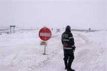 Vezi starea drumurilor judetene. 24 de utilaje date de CNADNR Vezi starea drumurilor judetene. 24 de utilaje date de CNADNR