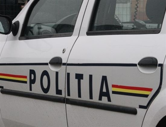Dosar penal pentru furtul unui telefon mobil si a sumei de 350 lei