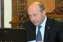 Basescu: ”Banii nemunci?i se dau firmelor clientelare de desz?pezire” Basescu: ”Banii nemunci?i se dau firmelor clientelare de desz?pezire”
