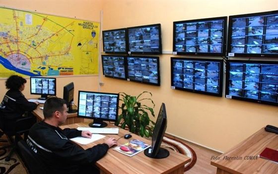 Toate liceele din Braila vor fi monitorizate video