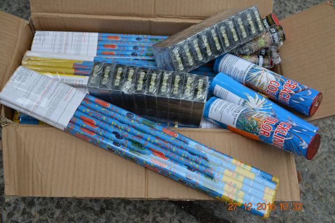 Peste 33.000 de obiecte pirotehnice confiscate in aceasta dimineata