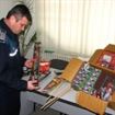 Politistii braileni au gasit asupra unui barbat 3.960 de petarde interzise comercializarii