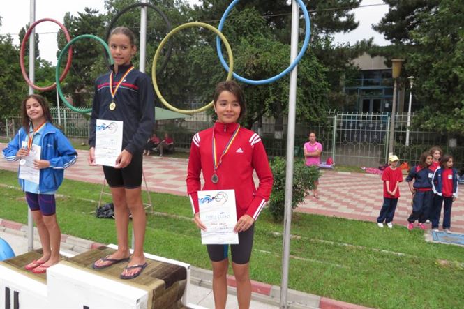Prima medalie obtinuta de sportivii braileni la nationalele de natatie