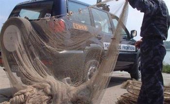 Pescuit ilegal cu plase monofilament Pescuit ilegal cu plase monofilament