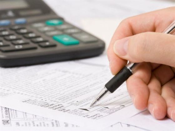 De-a Alba-Neagra cu taxele si impozitele: Proiectele noilor coduri fiscale care stabileau cresteri de taxe si impozite au fost retrase