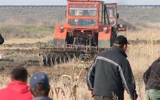 Dupa biciclisti, politistii par sa le vina de hac tractoristilor