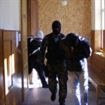 Cu ochii pe infractori, politistii nu stiu de gluma